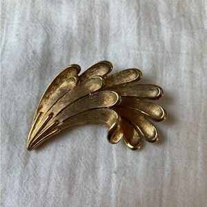 Vintage Signed‎ JJ Brushed Gold Tone Abstract Brooch